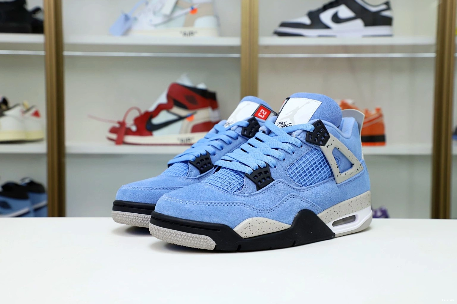 JORDAN BLUE UNIVERSITY 4 AIR 1016